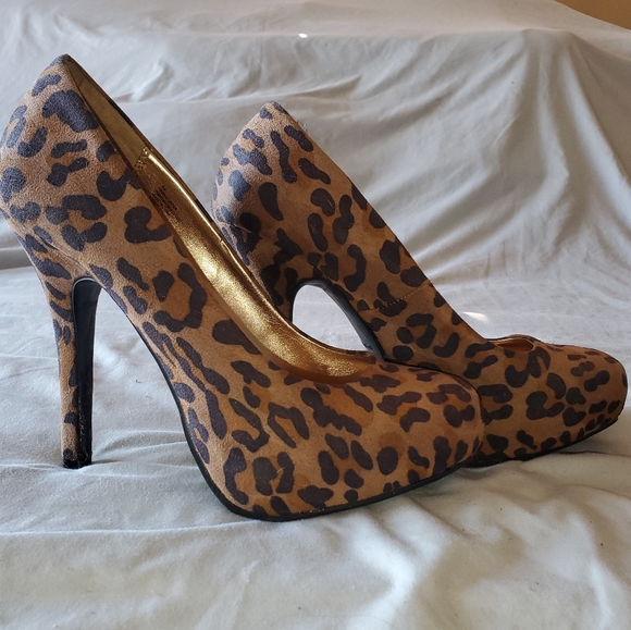 Leopard Print Heels - Picture 2 of 6